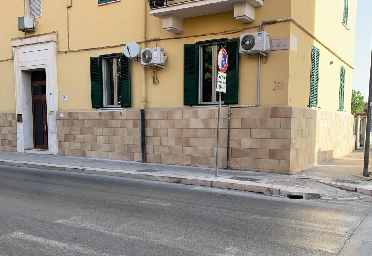 B&B Piano Romano -Con Parcheggio Privato Gratuito- Foggia Buitenkant foto